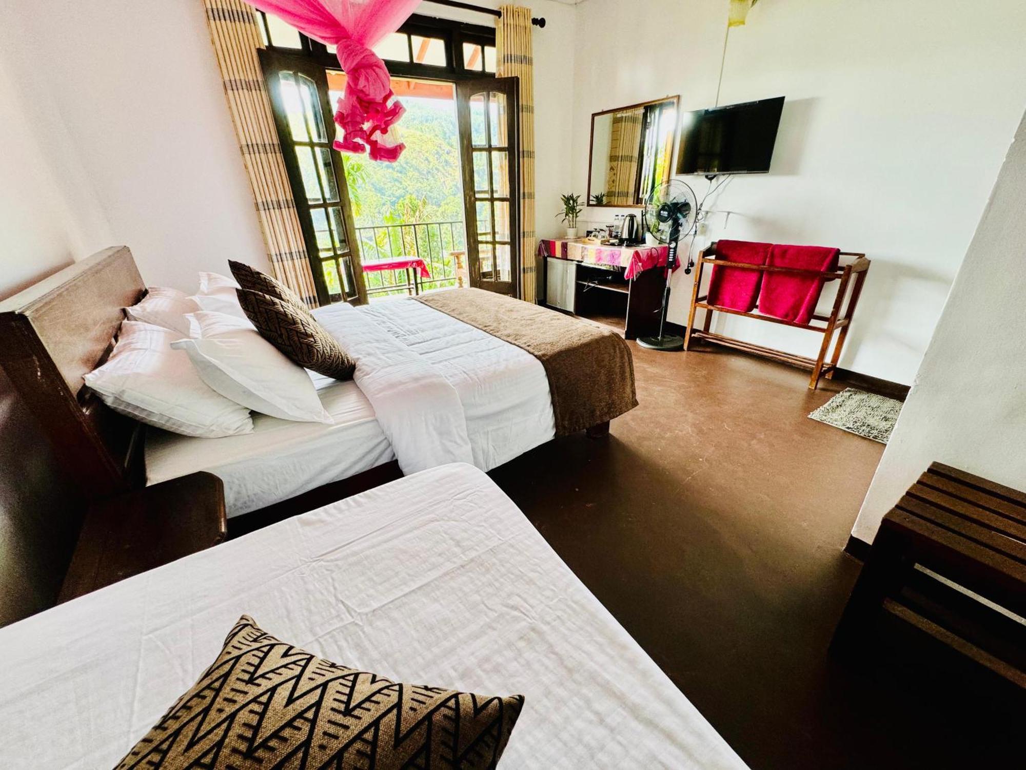 Rock Grand View Hotel เอลลา ภายนอก รูปภาพ