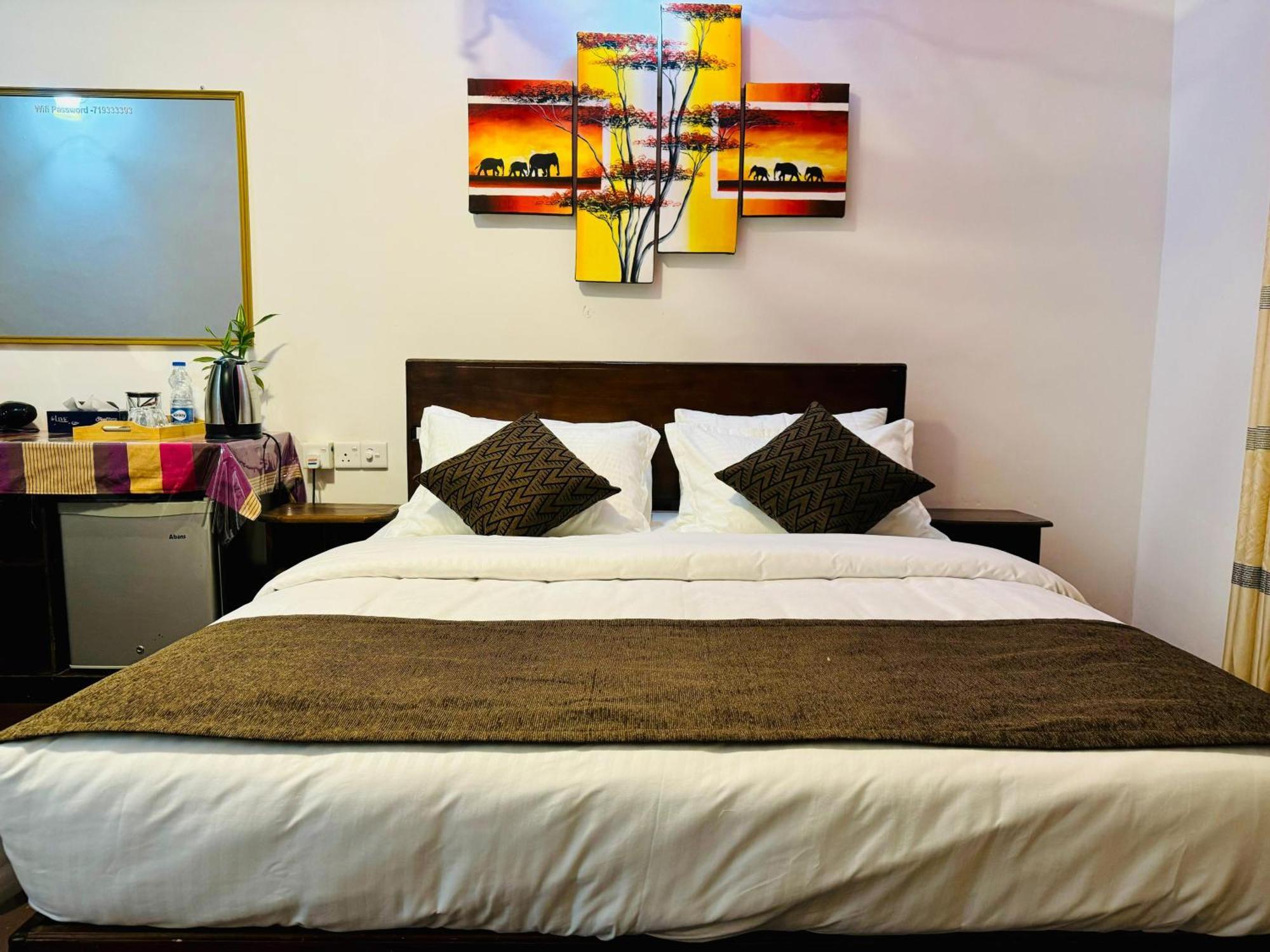 Rock Grand View Hotel เอลลา ภายนอก รูปภาพ